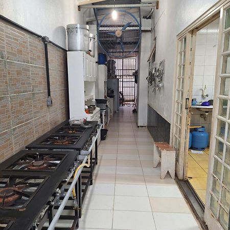 Quarto Triplo Com Banheiro Em Pousada E Restaurante Manaus Exterior foto